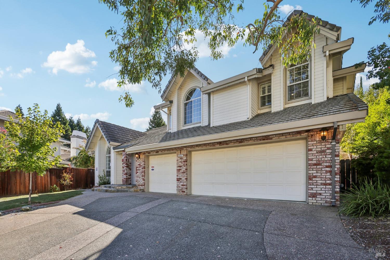 Detail Gallery Image 1 of 58 For 3557 Crownridge Ct, Fairfield,  CA 94534 - 4 Beds | 2/1 Baths