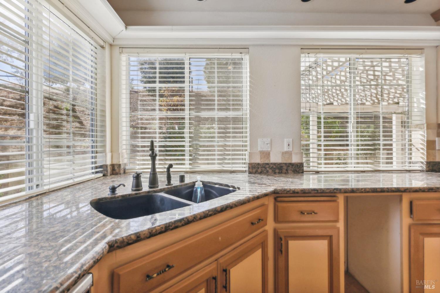 Detail Gallery Image 20 of 58 For 3557 Crownridge Ct, Fairfield,  CA 94534 - 4 Beds | 2/1 Baths