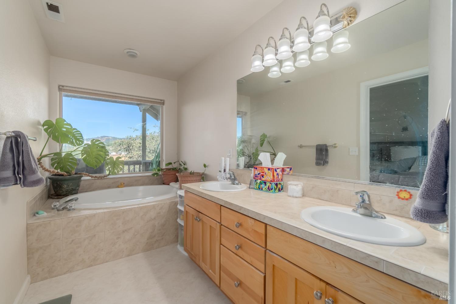 Detail Gallery Image 21 of 53 For 19928 Jigsaw Rd, Hidden Valley Lake,  CA 95467 - 3 Beds | 2 Baths