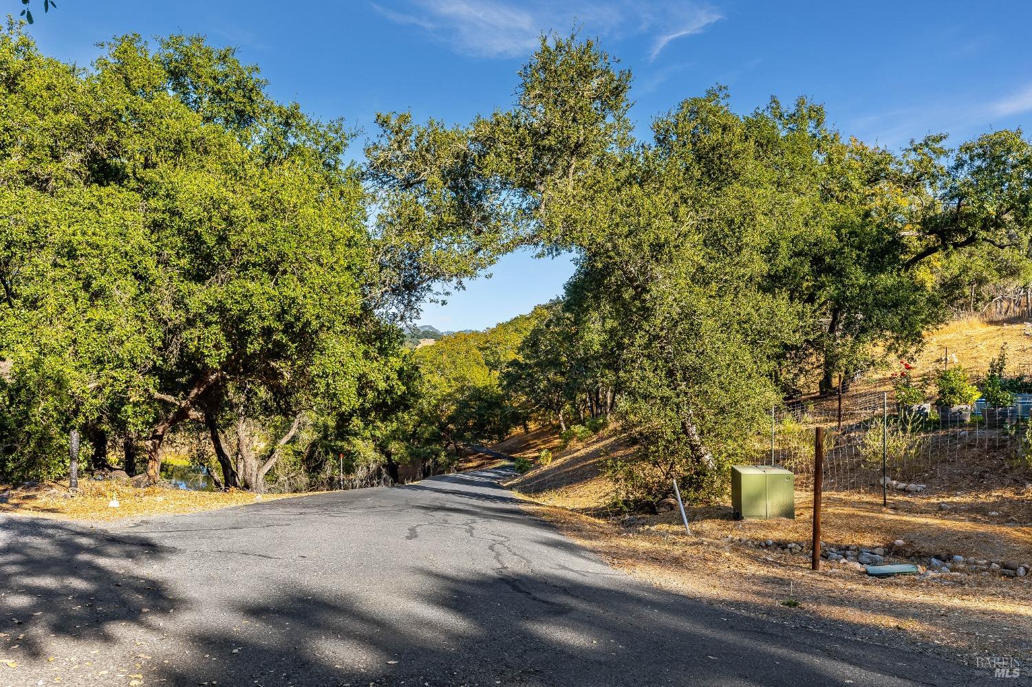 Detail Gallery Image 60 of 86 For 8373 Singing Hills Trl, Santa Rosa,  CA 95404 - 3 Beds | 3/1 Baths