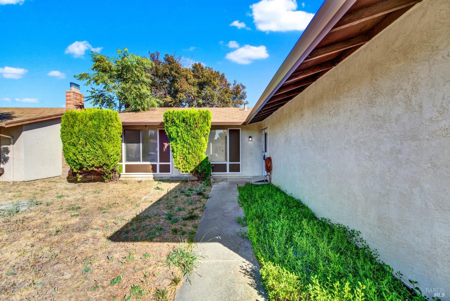 Detail Gallery Image 13 of 70 For 143 Edwin Dr, Vacaville,  CA 95687 - 3 Beds | 2 Baths