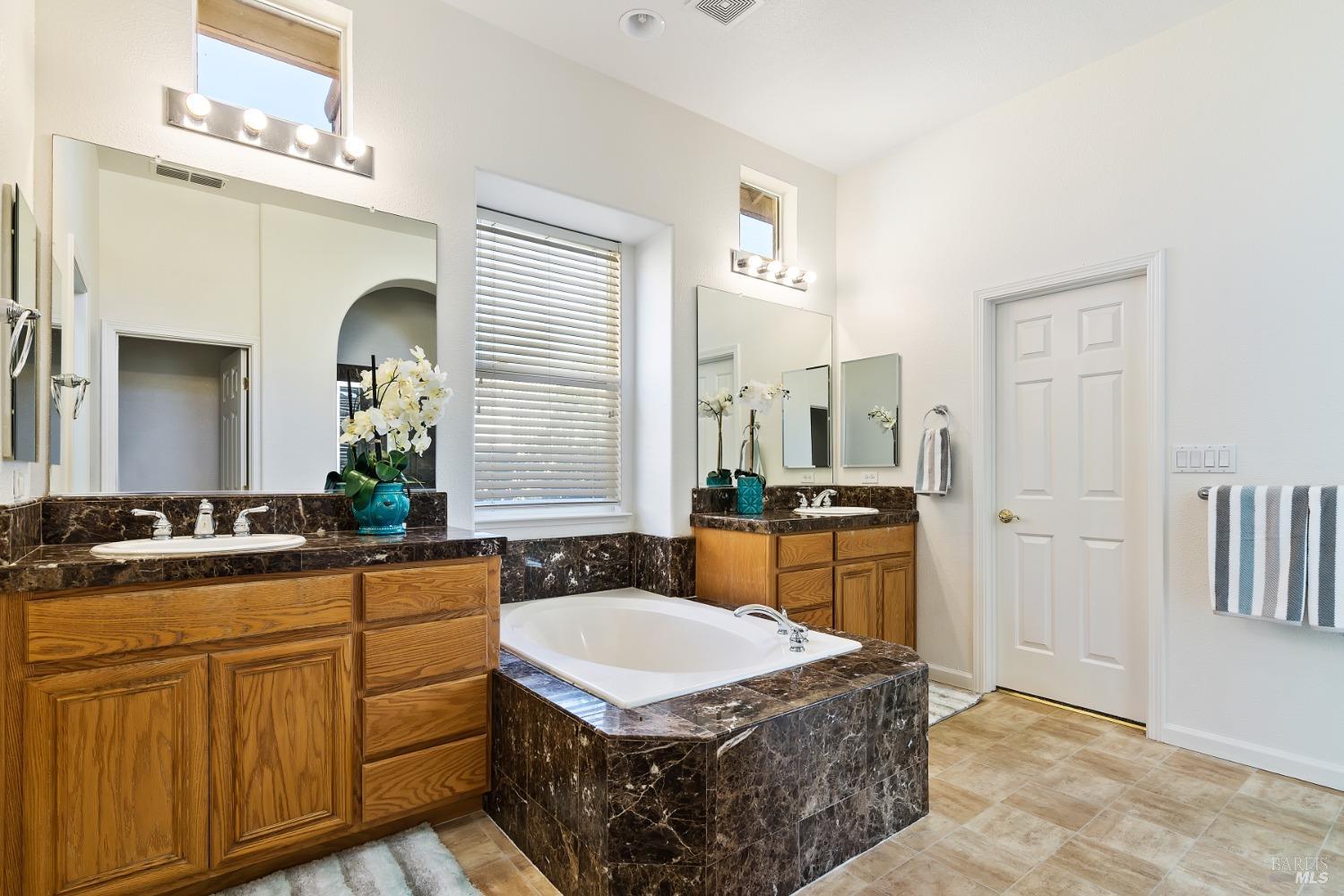 Detail Gallery Image 32 of 69 For 430 Western Hills Gln, Rio Vista,  CA 94571 - 2 Beds | 2/1 Baths