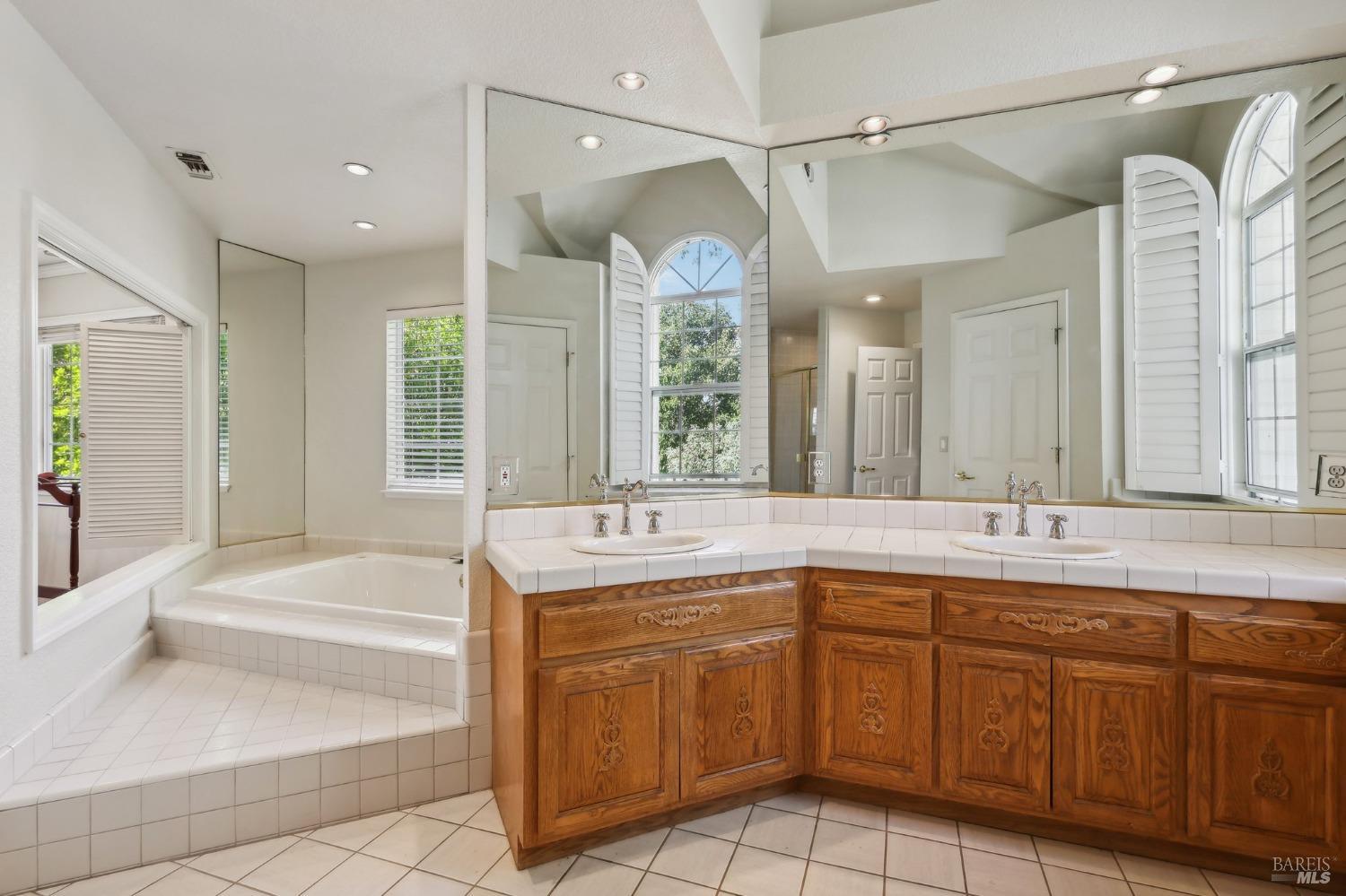 Detail Gallery Image 34 of 58 For 3557 Crownridge Ct, Fairfield,  CA 94534 - 4 Beds | 2/1 Baths