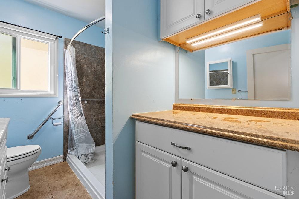 Detail Gallery Image 15 of 26 For 1470 Fairmont Dr, San Leandro,  CA 94578 - 2 Beds | 1 Baths