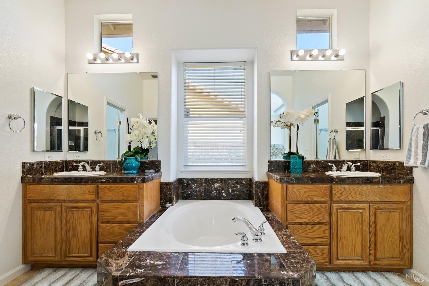 Detail Gallery Image 31 of 69 For 430 Western Hills Gln, Rio Vista,  CA 94571 - 2 Beds | 2/1 Baths