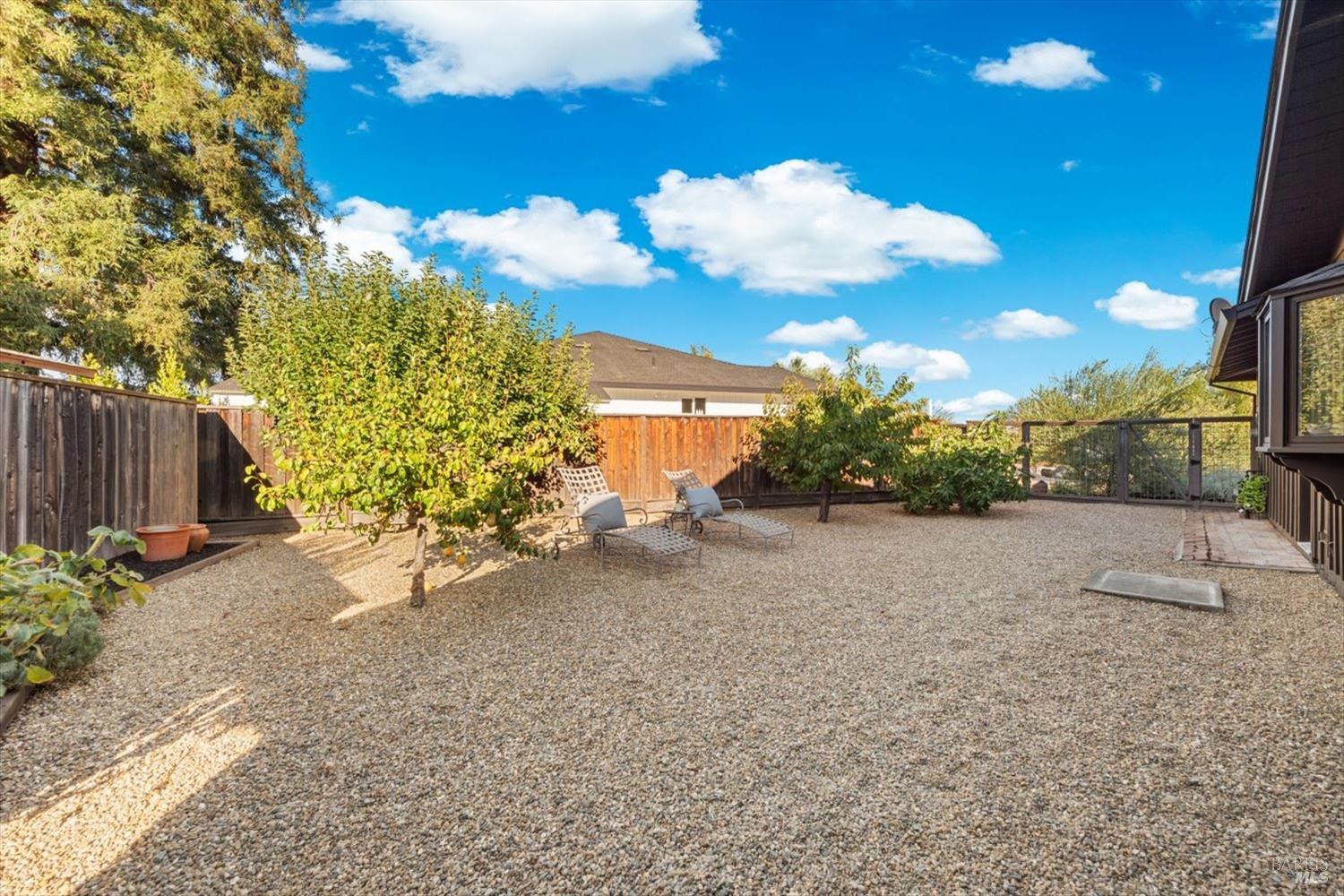 Detail Gallery Image 32 of 43 For 1582 Arrowhead Dr, Saint Helena,  CA 94574 - 3 Beds | 2/1 Baths