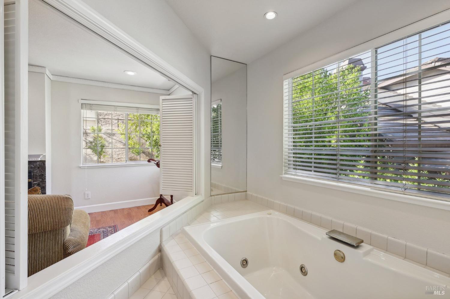 Detail Gallery Image 36 of 58 For 3557 Crownridge Ct, Fairfield,  CA 94534 - 4 Beds | 2/1 Baths