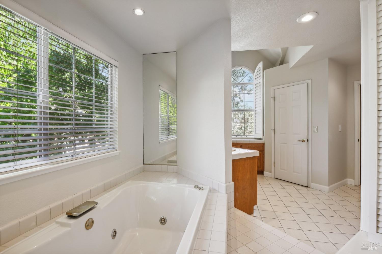 Detail Gallery Image 32 of 58 For 3557 Crownridge Ct, Fairfield,  CA 94534 - 4 Beds | 2/1 Baths