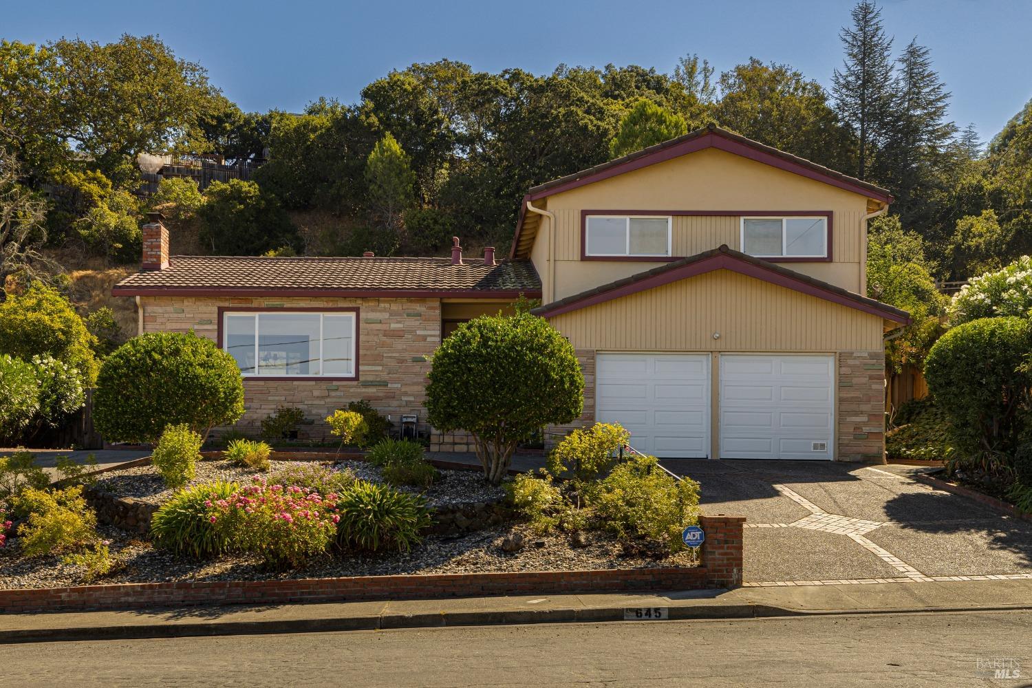 Detail Gallery Image 1 of 1 For 645 Rowland Blvd, Novato,  CA 94947 - 3 Beds | 2/1 Baths