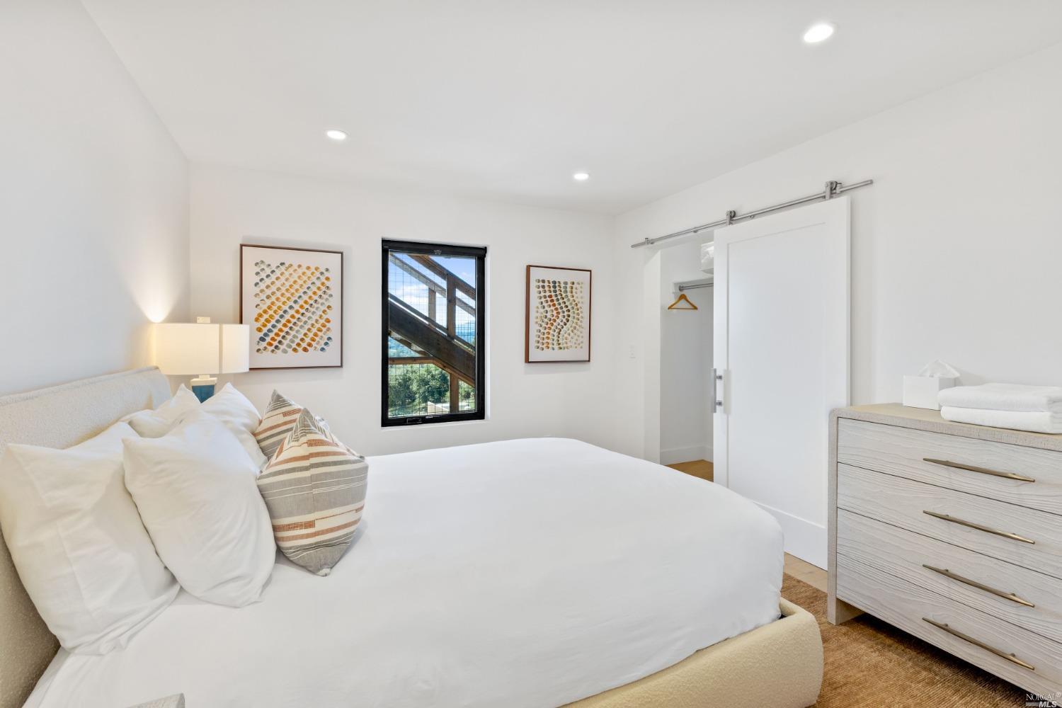 Detail Gallery Image 16 of 32 For 1069 Shadybrook Ln #3,  Napa,  CA 94558 - 4 Beds | 3/1 Baths