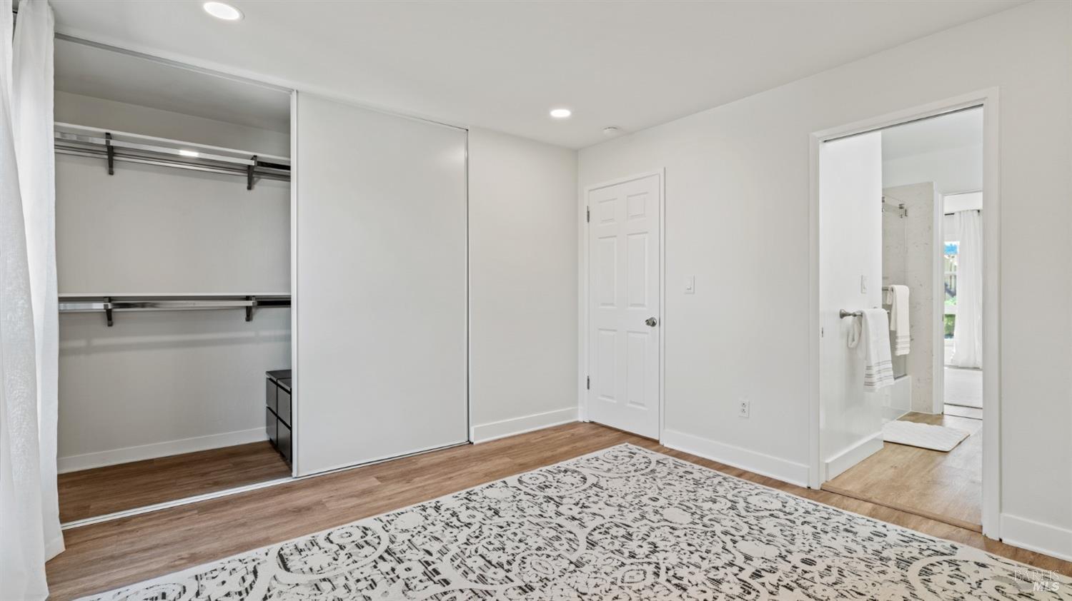 Detail Gallery Image 25 of 39 For 100 Marin Center Dr #22,  San Rafael,  CA 94903 - 2 Beds | 1/1 Baths