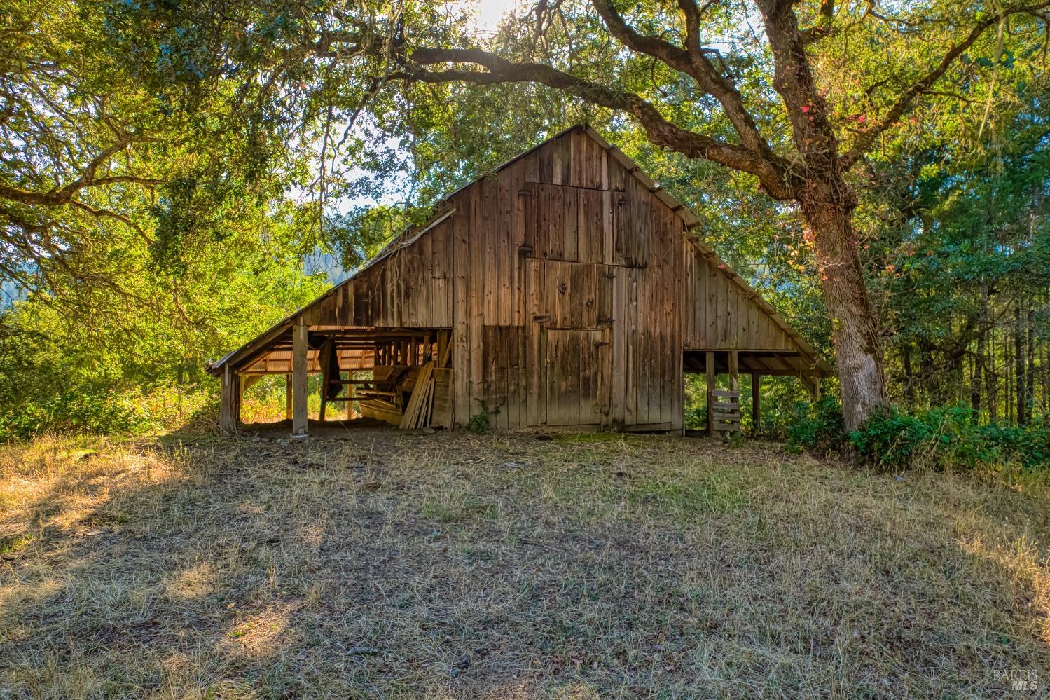 Detail Gallery Image 79 of 93 For 3770 Eel Rock Rd, Myers Flat,  CA 95554 - 7 Beds | 7/1 Baths