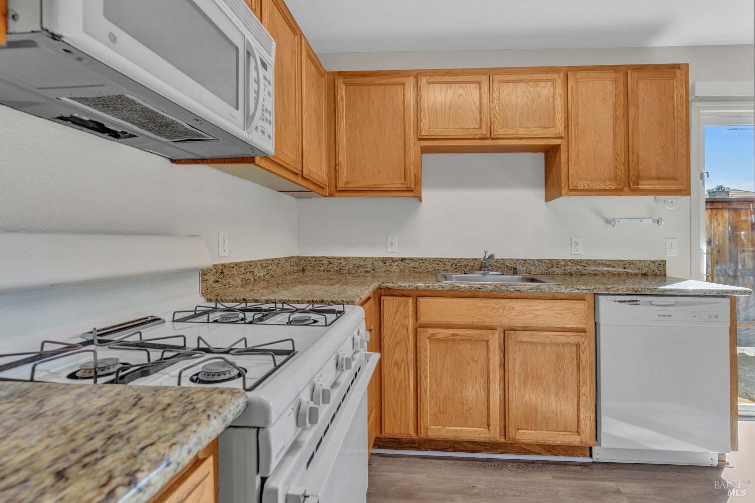 Detail Gallery Image 12 of 44 For 1396 Callen St a,  Vacaville,  CA 95688 - 3 Beds | 1/1 Baths