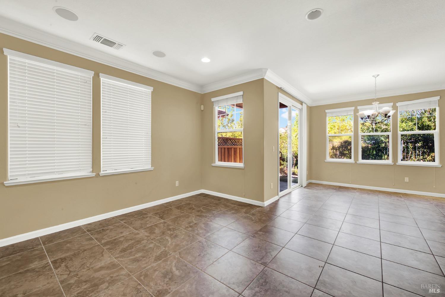 Detail Gallery Image 21 of 81 For 8380 Bennington Ct, Vallejo,  CA 94591 - 3 Beds | 2/1 Baths