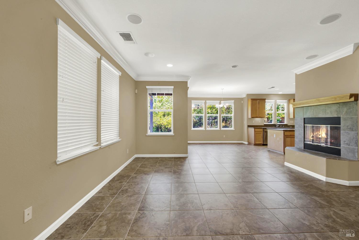 Detail Gallery Image 16 of 81 For 8380 Bennington Ct, Vallejo,  CA 94591 - 3 Beds | 2/1 Baths