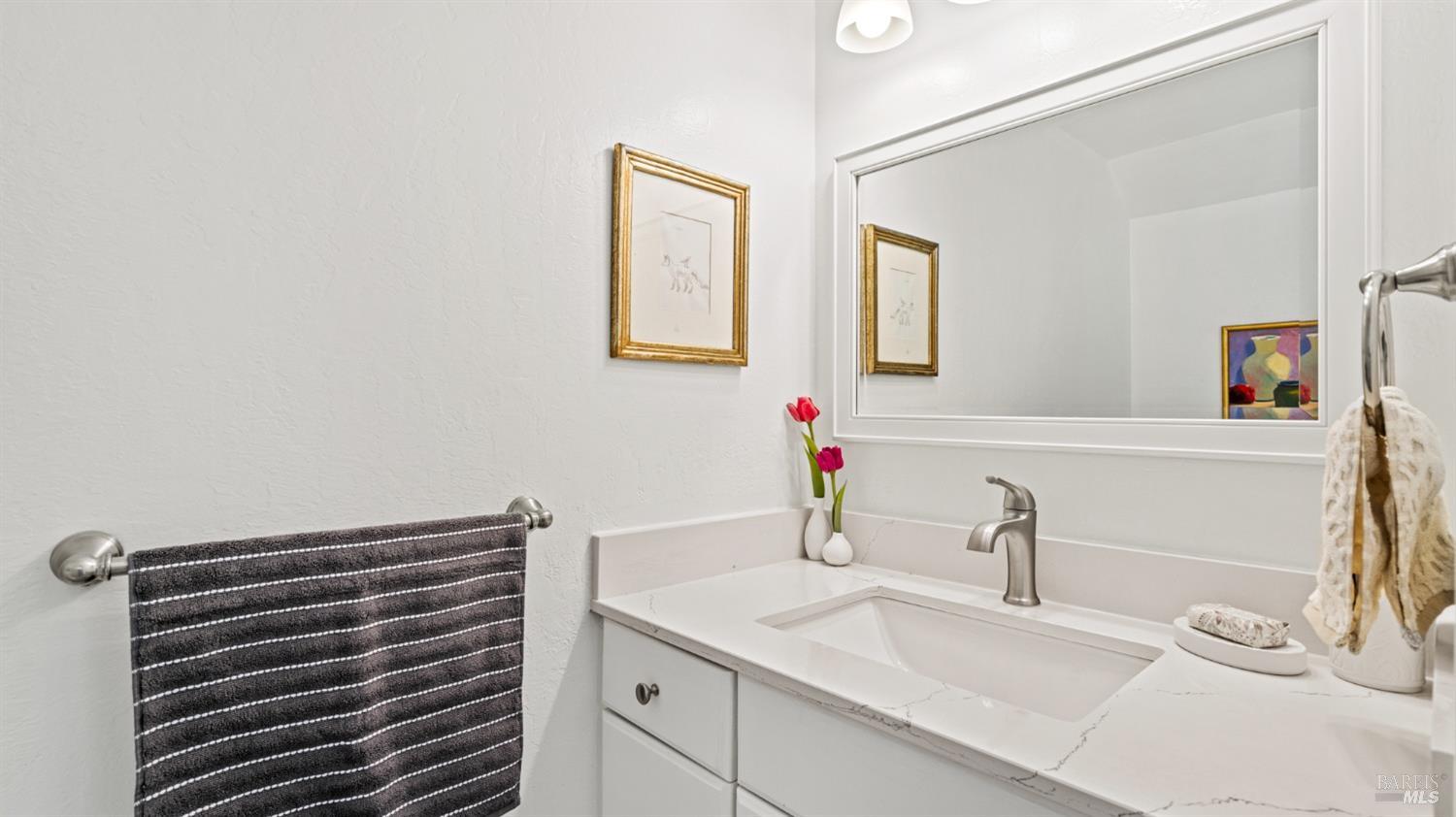 Detail Gallery Image 13 of 39 For 100 Marin Center Dr #22,  San Rafael,  CA 94903 - 2 Beds | 1/1 Baths