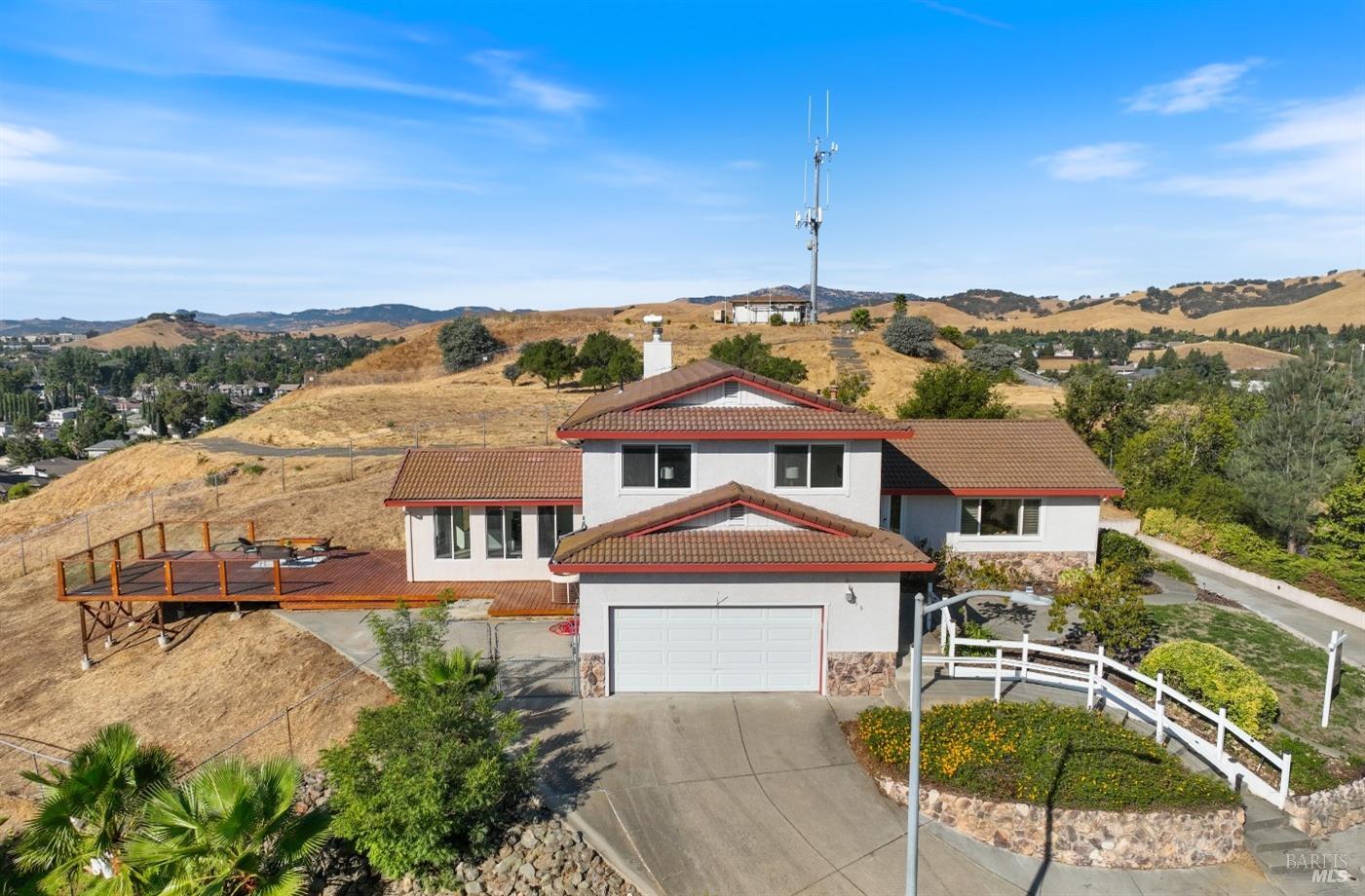 Detail Gallery Image 1 of 47 For 656 Hillside Dr, Fairfield,  CA 94533 - 4 Beds | 2/1 Baths