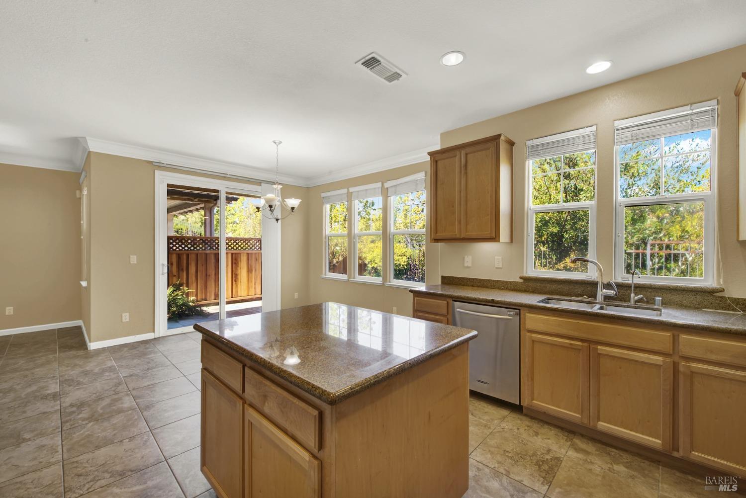 Detail Gallery Image 31 of 81 For 8380 Bennington Ct, Vallejo,  CA 94591 - 3 Beds | 2/1 Baths