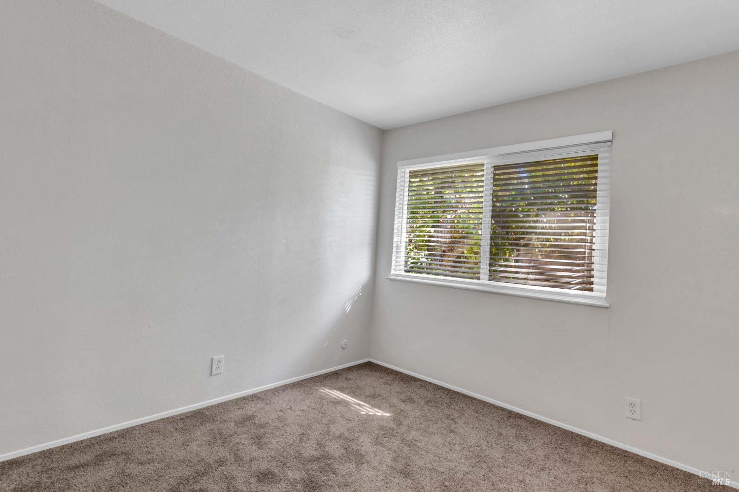 Detail Gallery Image 30 of 44 For 1396 Callen St a,  Vacaville,  CA 95688 - 3 Beds | 1/1 Baths