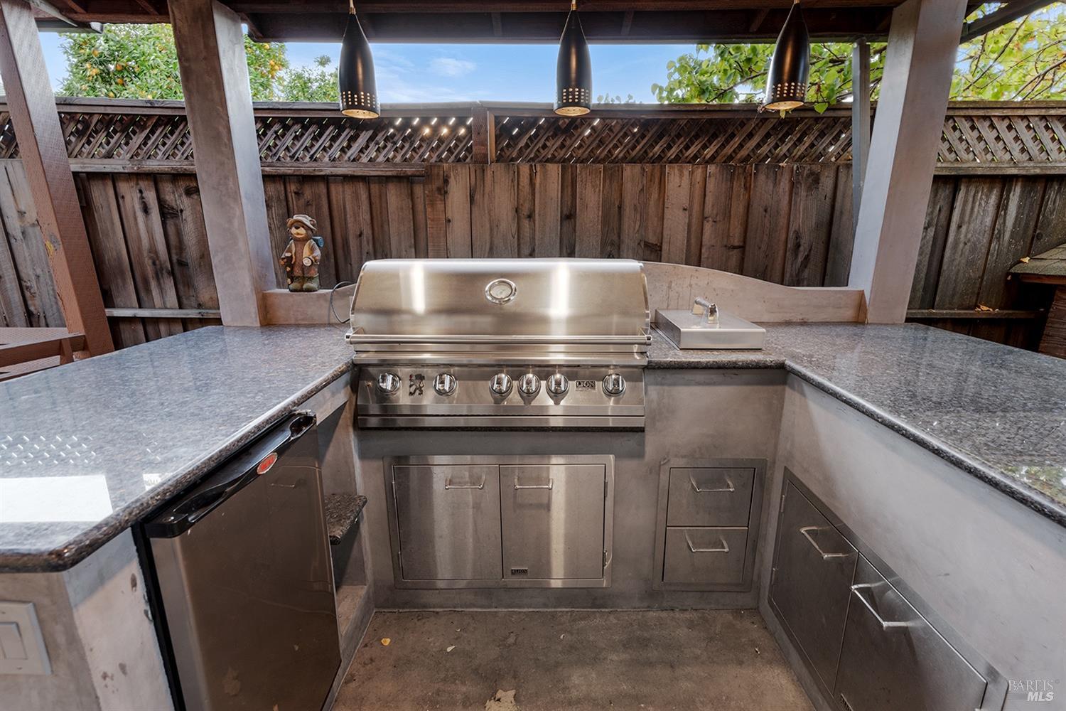 Detail Gallery Image 6 of 38 For 2325 Mandarin Ln, Santa Rosa,  CA 95401 - 3 Beds | 2 Baths