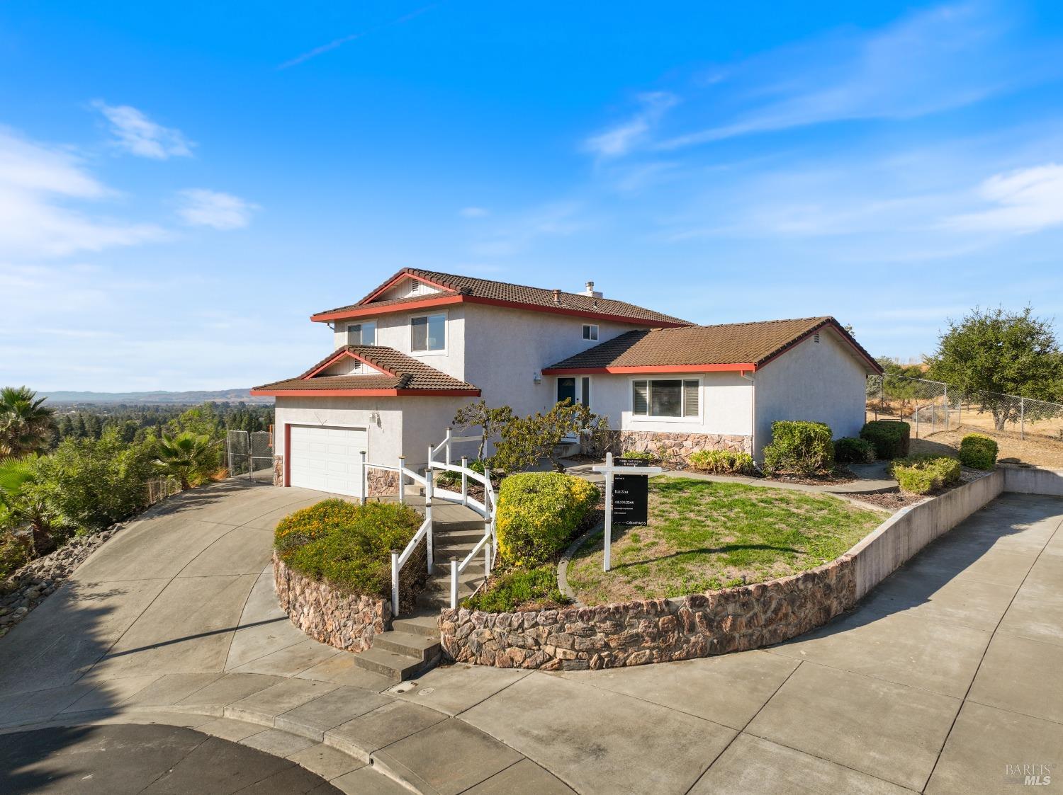 Detail Gallery Image 2 of 47 For 656 Hillside Dr, Fairfield,  CA 94533 - 4 Beds | 2/1 Baths