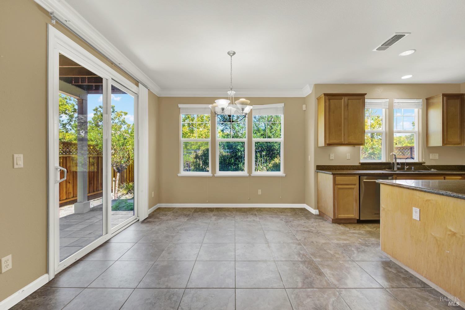 Detail Gallery Image 24 of 81 For 8380 Bennington Ct, Vallejo,  CA 94591 - 3 Beds | 2/1 Baths