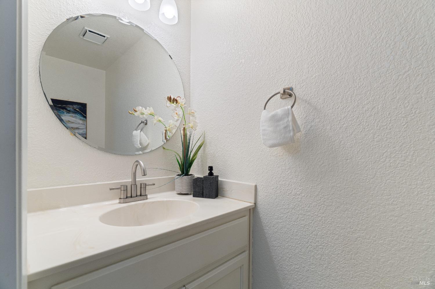 Detail Gallery Image 28 of 47 For 656 Hillside Dr, Fairfield,  CA 94533 - 4 Beds | 2/1 Baths