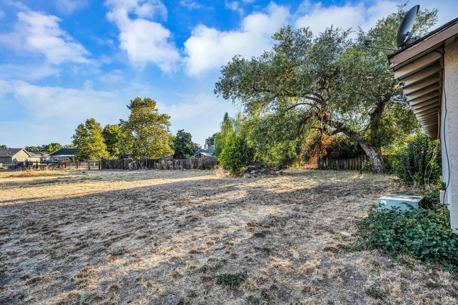 Detail Gallery Image 13 of 15 For 19270 Mountain Mdws, Hidden Valley Lake,  CA 95467 - 6 Beds | 4 Baths