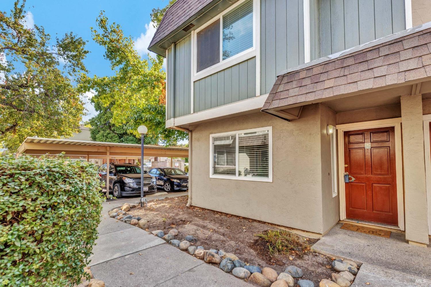 Detail Gallery Image 1 of 44 For 1396 Callen St a,  Vacaville,  CA 95688 - 3 Beds | 1/1 Baths