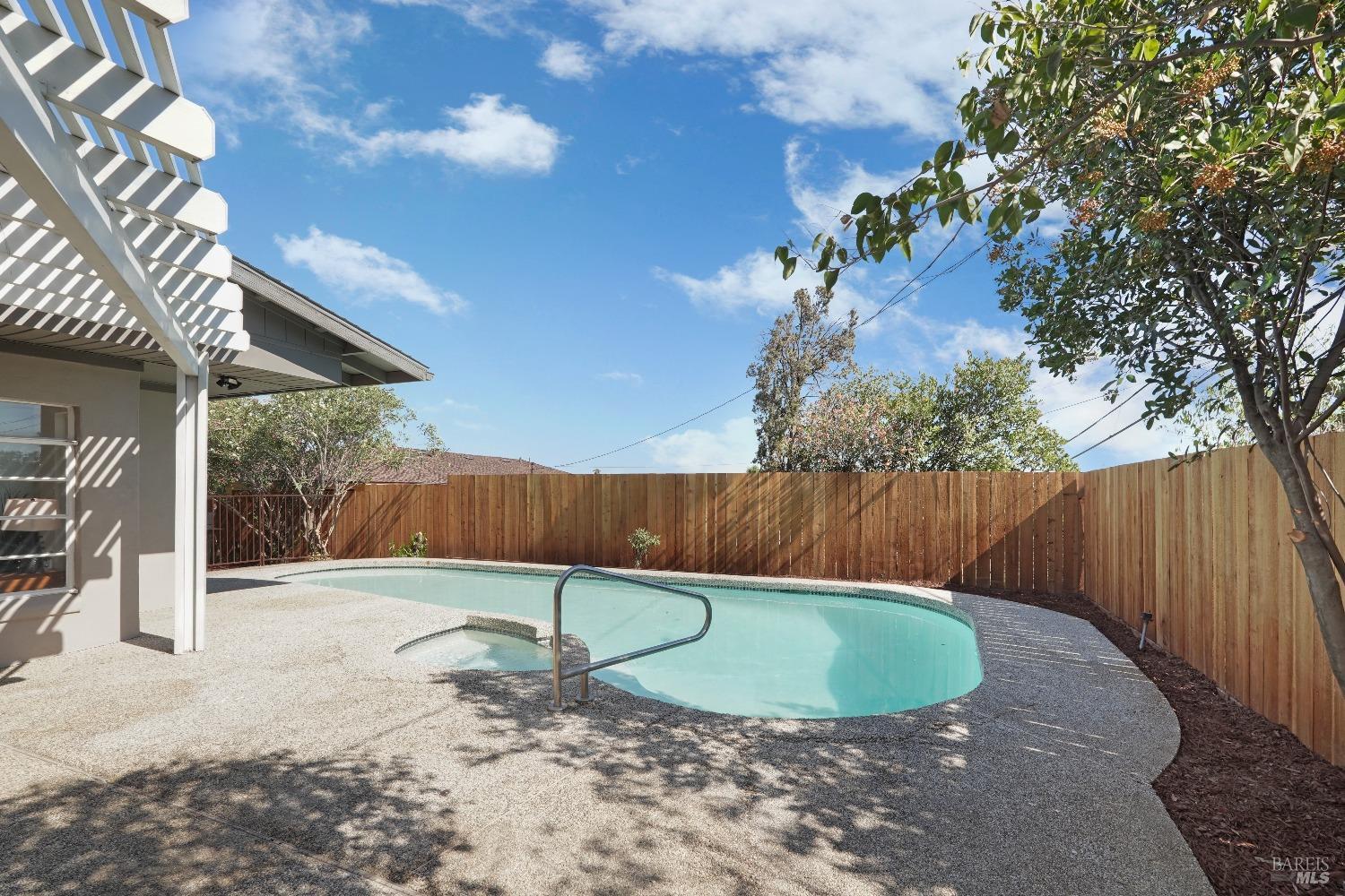 Flores Way, Rio Vista, California image 47