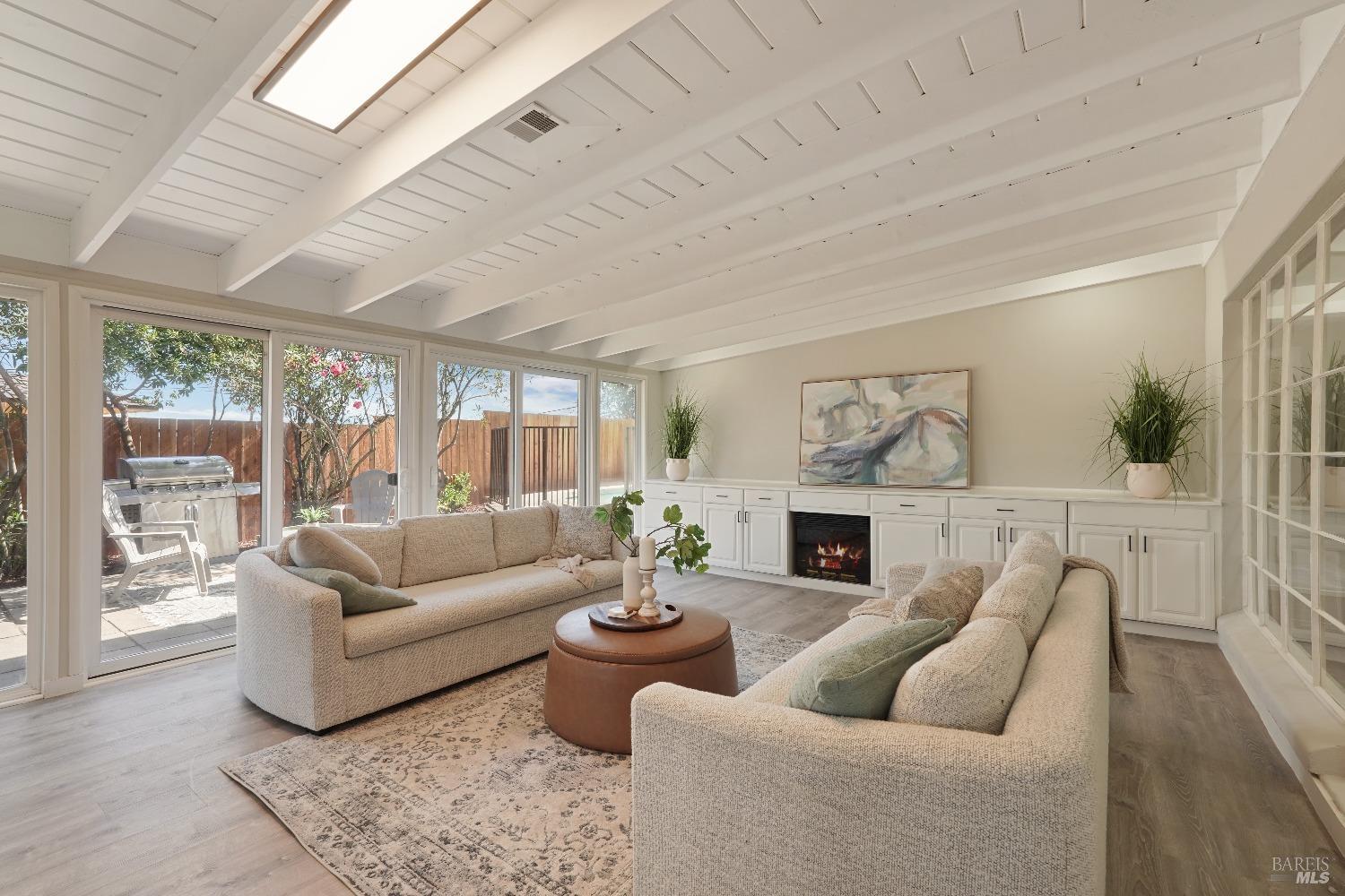Flores Way, Rio Vista, California image 21