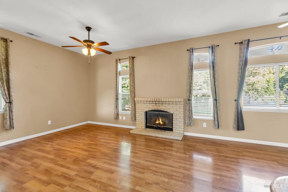 Victoria Drive, Dixon, California image 9
