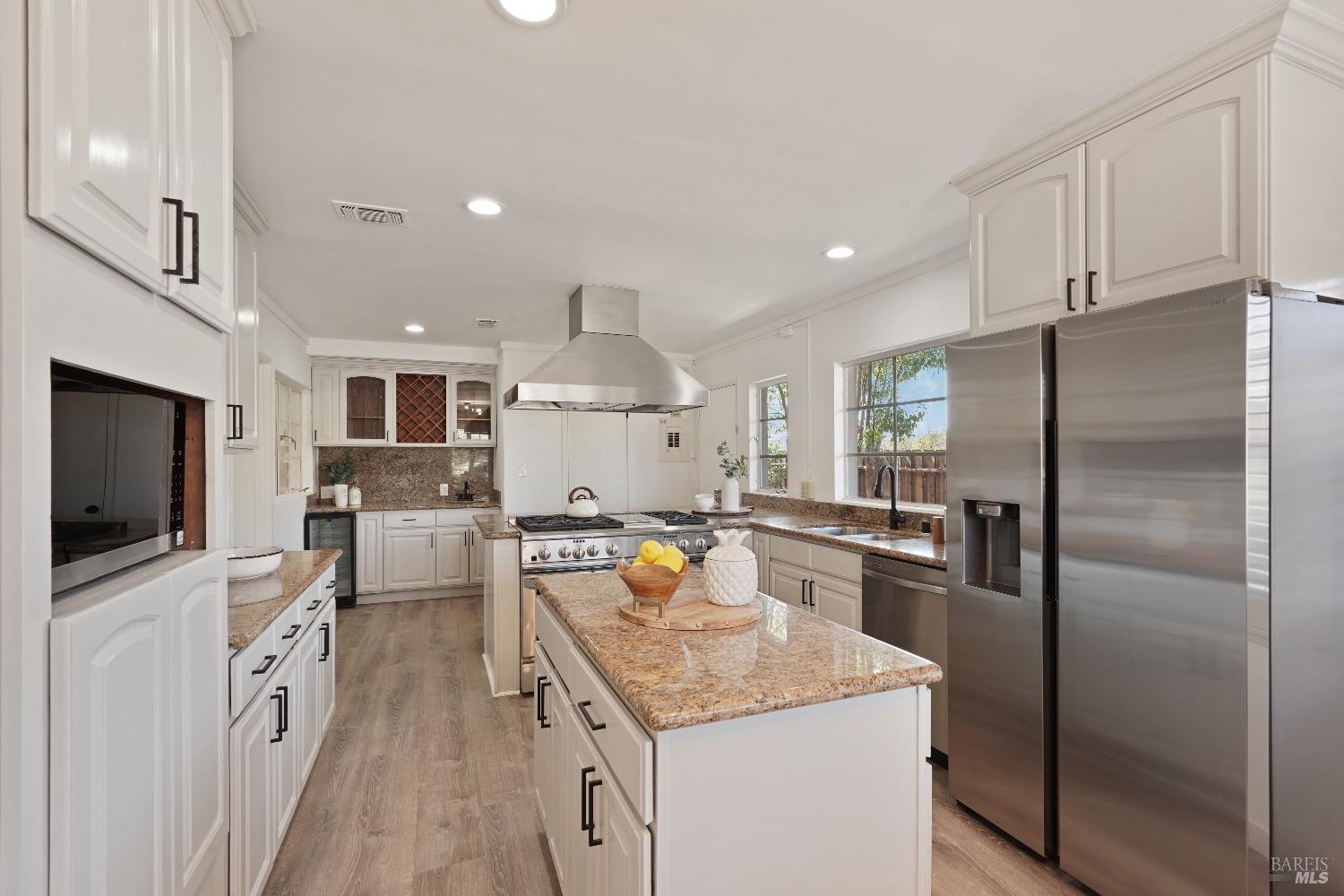 Flores Way, Rio Vista, California image 16