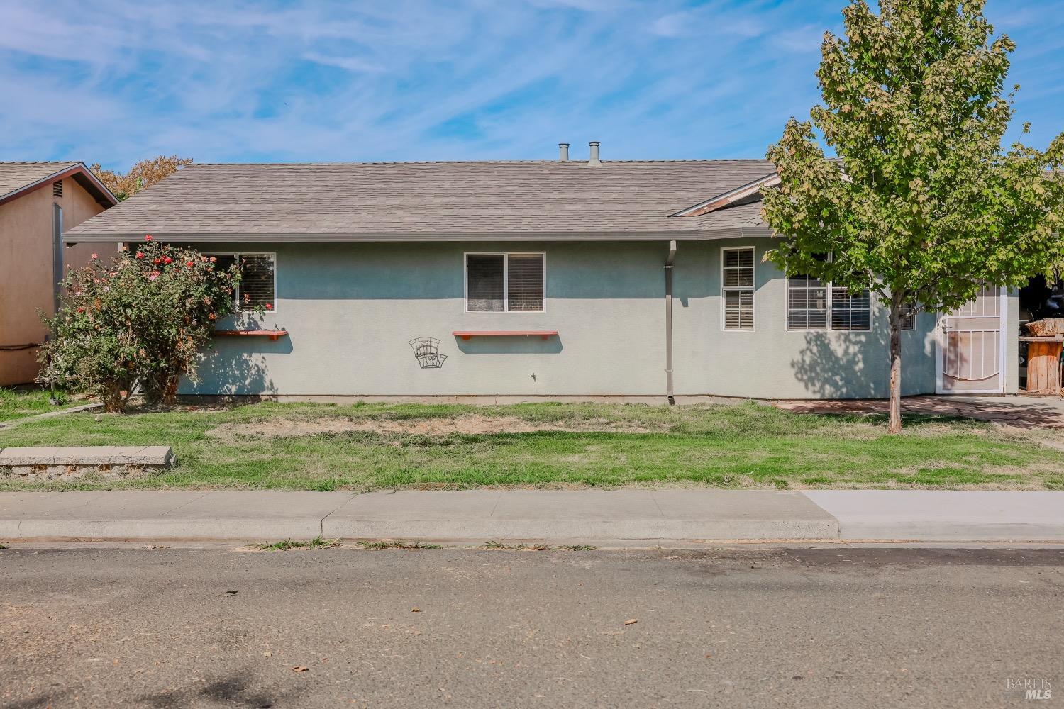 Detail Gallery Image 1 of 1 For 216 Maple St, Suisun City,  CA 94585 - 4 Beds | 2/1 Baths