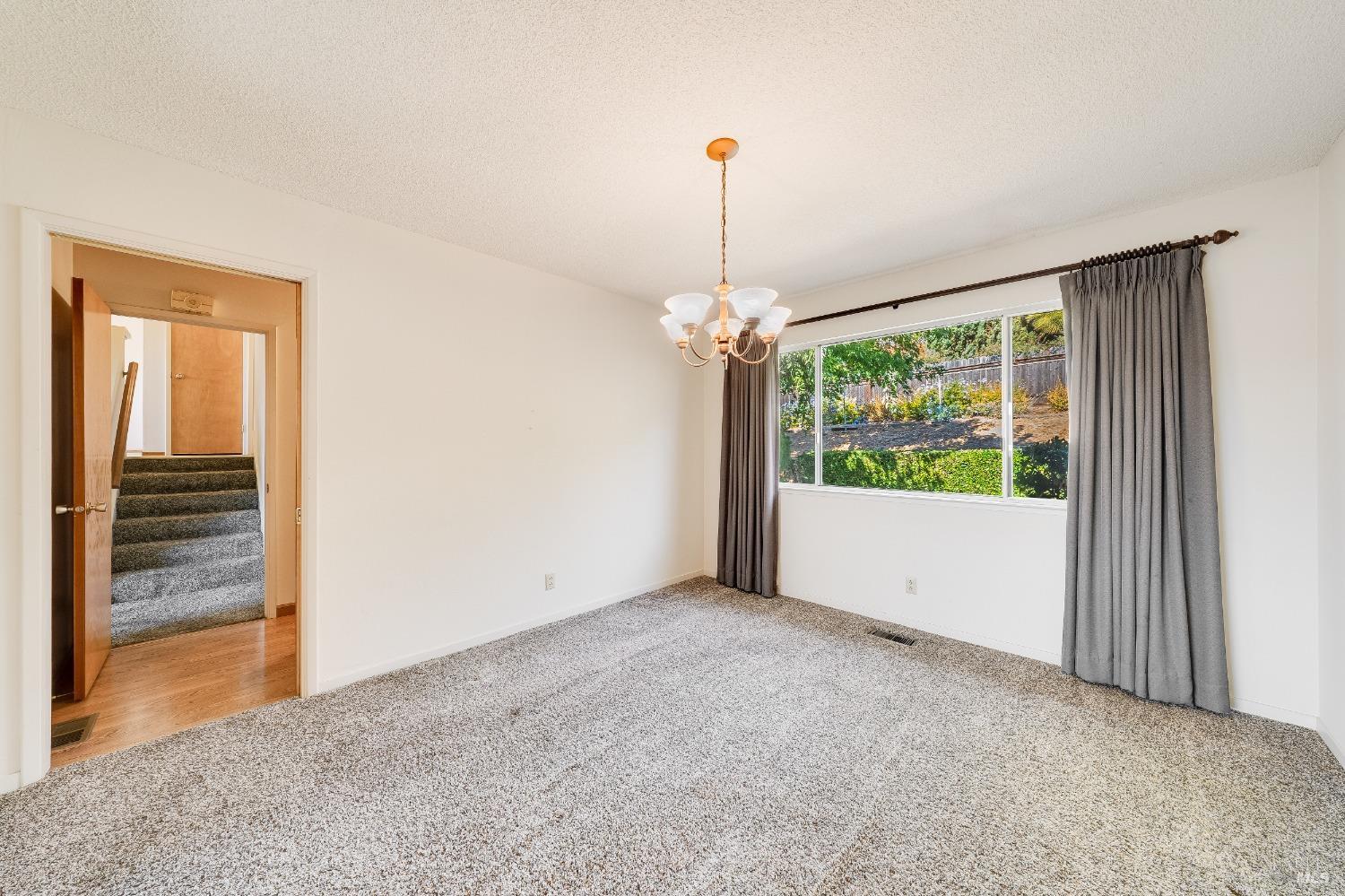 Detail Gallery Image 21 of 69 For 345 E O St, Benicia,  CA 94510 - 4 Beds | 2/1 Baths