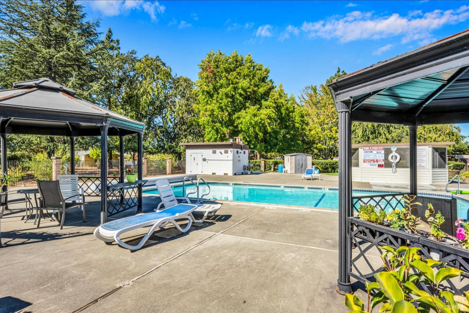 Detail Gallery Image 28 of 30 For 224 Monarch Ct, Santa Rosa,  CA 95401 - 2 Beds | 2 Baths