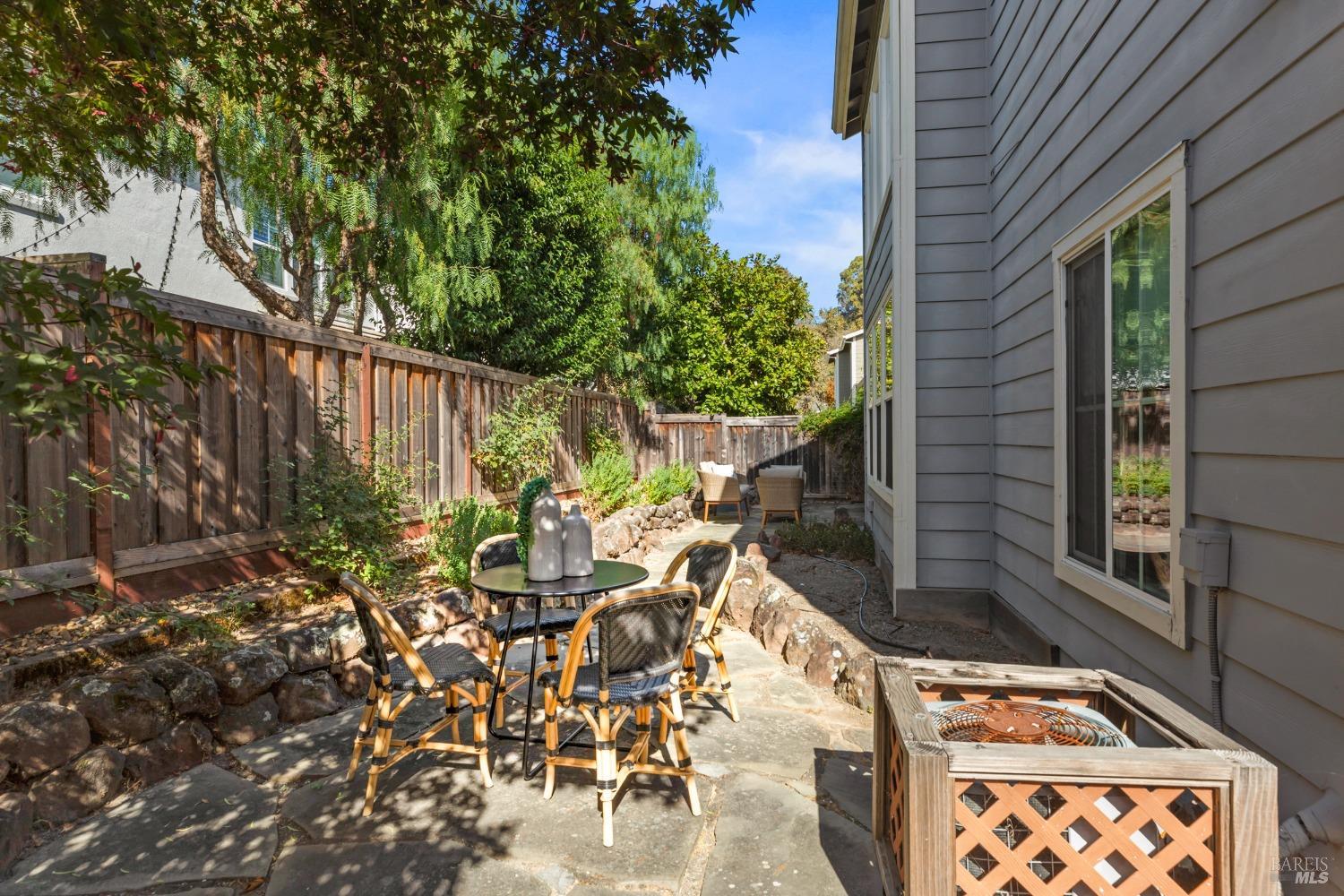 Detail Gallery Image 28 of 34 For 12 Azalea Pl, Novato,  CA 94949 - 4 Beds | 3/1 Baths