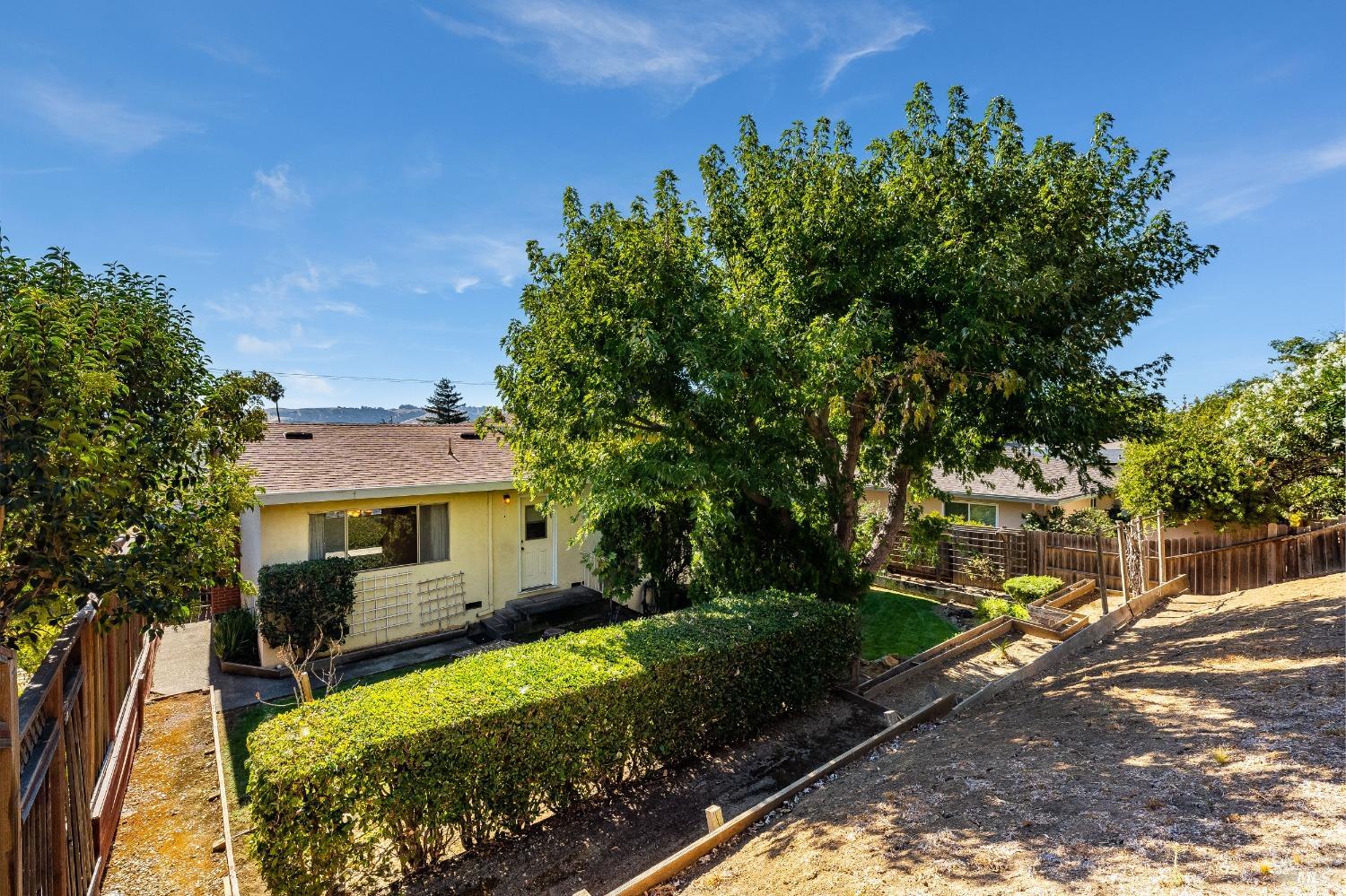 Detail Gallery Image 48 of 69 For 345 E O St, Benicia,  CA 94510 - 4 Beds | 2/1 Baths