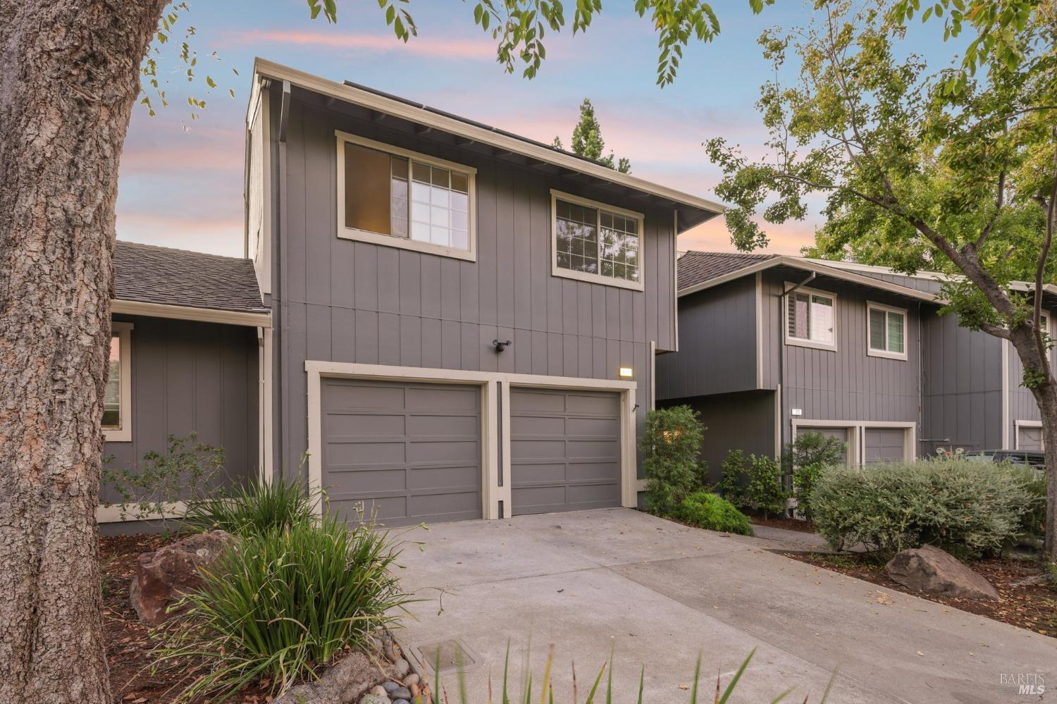 Detail Gallery Image 1 of 55 For 985 Scenic Pl, Pleasant Hill,  CA 94523 - 3 Beds | 2/1 Baths