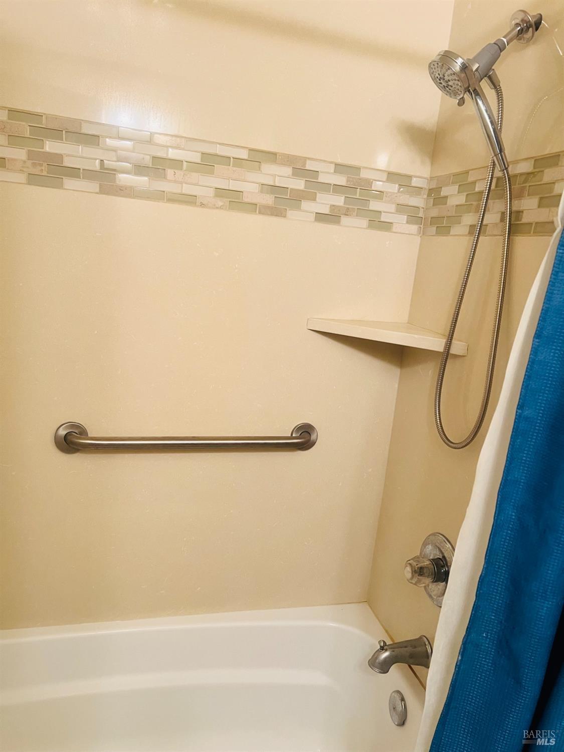 Detail Gallery Image 7 of 13 For 1634 Severus Dr, Vallejo,  CA 94589 - 4 Beds | 2 Baths