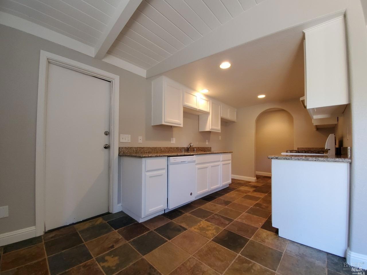 Detail Gallery Image 4 of 21 For 1007 4th St, Fairfield,  CA 94533 - 3 Beds | 1 Baths