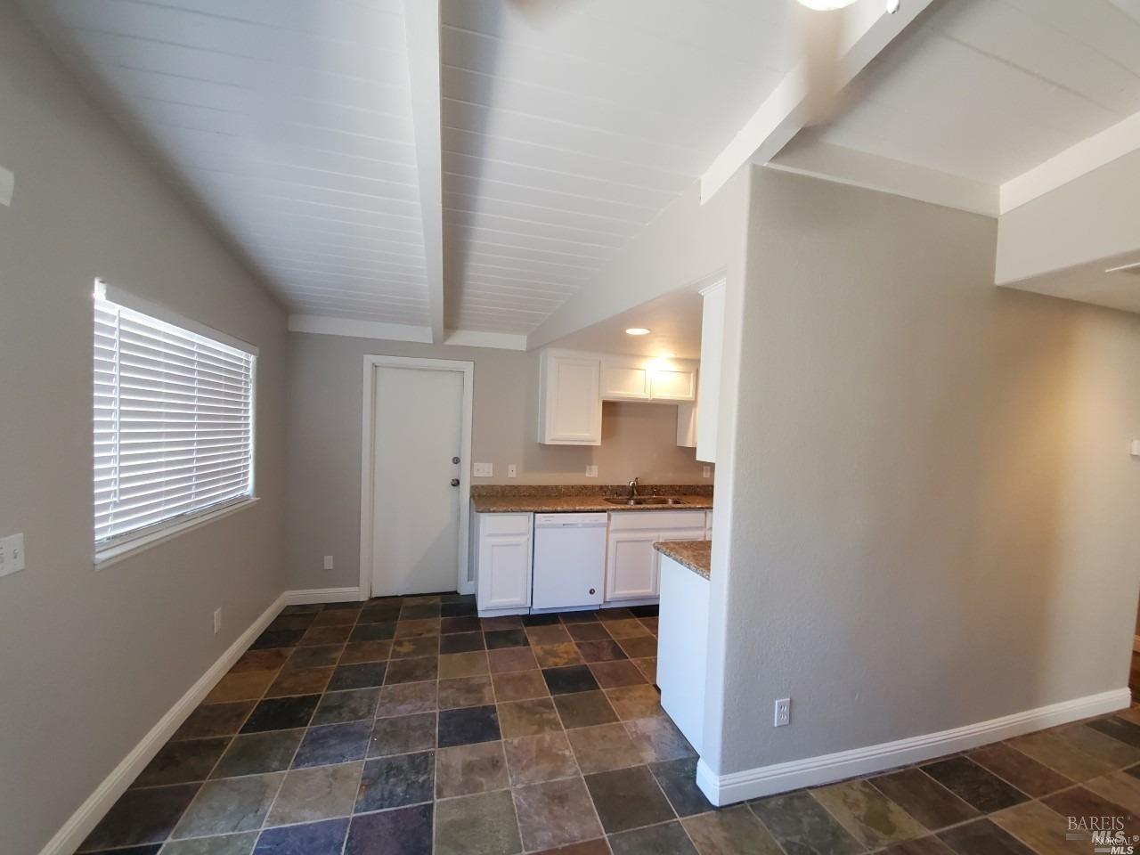 Detail Gallery Image 5 of 21 For 1007 4th St, Fairfield,  CA 94533 - 3 Beds | 1 Baths