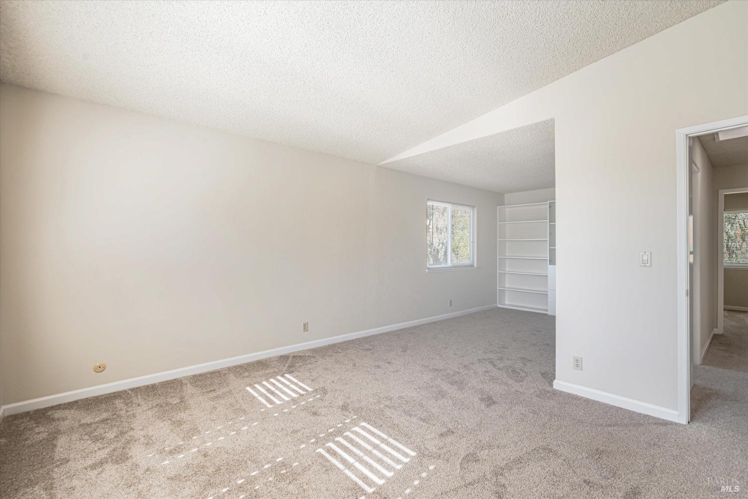 Detail Gallery Image 17 of 26 For 118 Evergreen Way, Vallejo,  CA 94591 - 3 Beds | 2/1 Baths