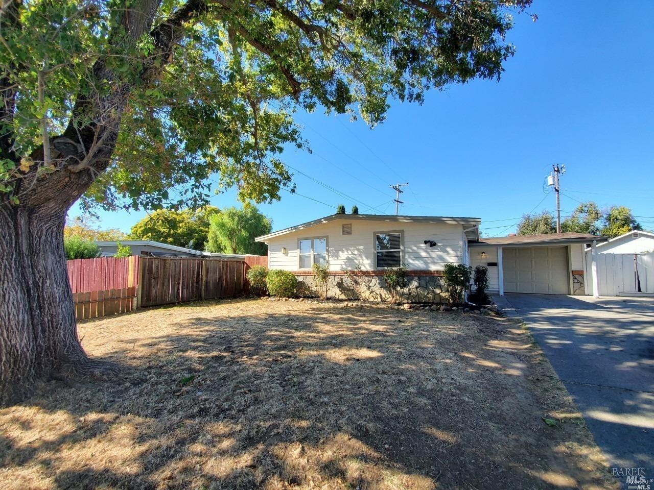 Detail Gallery Image 1 of 21 For 1007 4th St, Fairfield,  CA 94533 - 3 Beds | 1 Baths