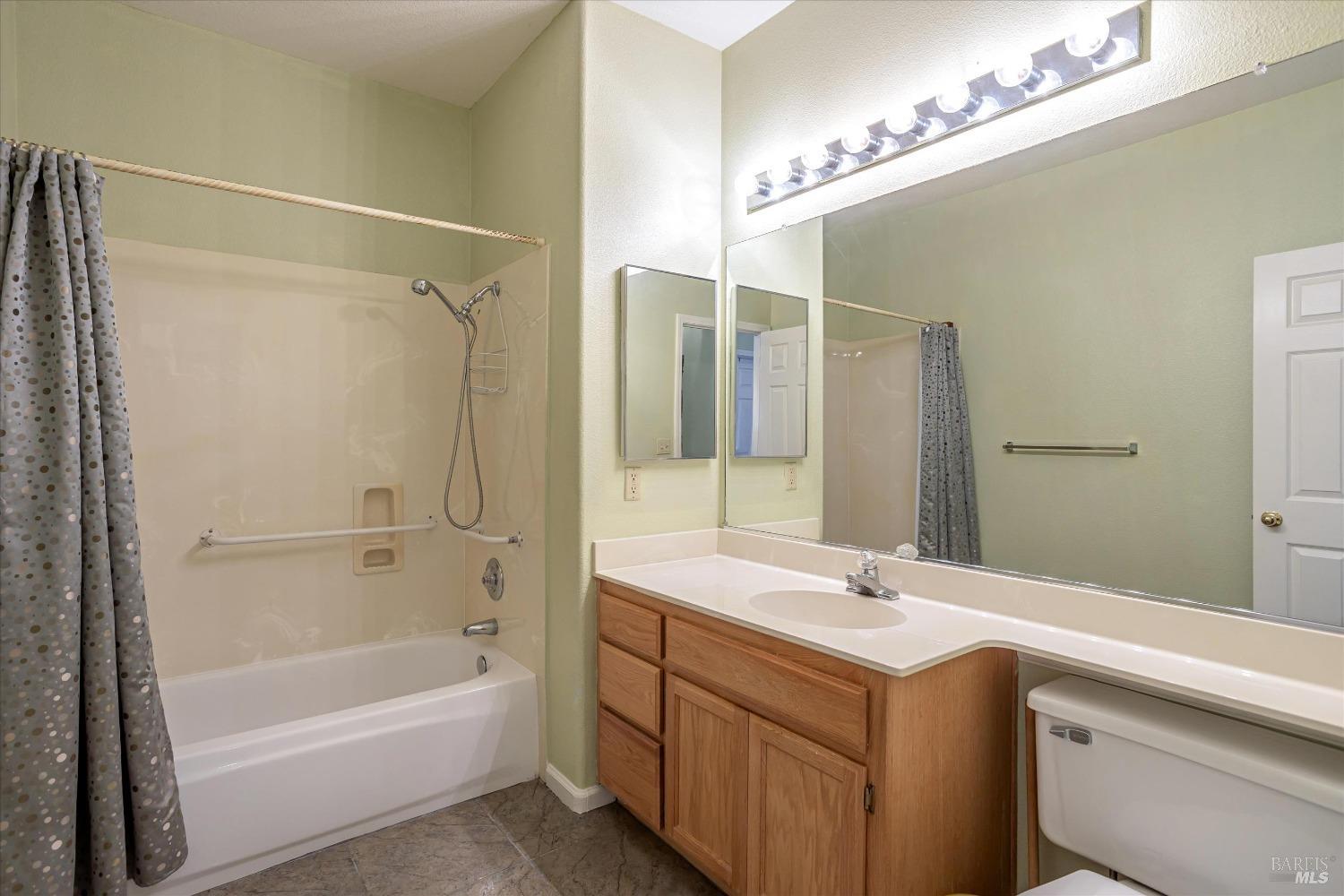 Detail Gallery Image 31 of 48 For 156 Hawkesbury Way, Vallejo,  CA 94591 - 5 Beds | 3/1 Baths