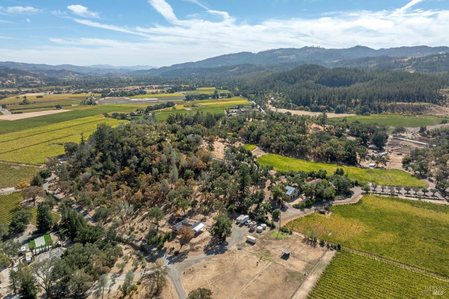 Detail Gallery Image 6 of 31 For 1218 Bennett Ln, Calistoga,  CA 94515 - 2 Beds | 2/1 Baths