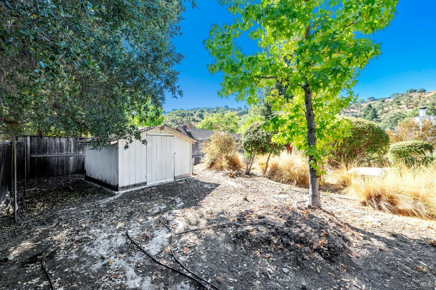 Detail Gallery Image 40 of 43 For 22 Catskill Ct, San Anselmo,  CA 94960 - 3 Beds | 2/1 Baths