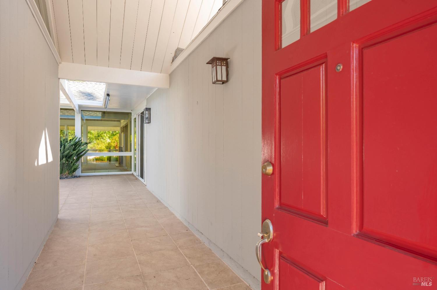 Detail Gallery Image 8 of 43 For 22 Catskill Ct, San Anselmo,  CA 94960 - 3 Beds | 2/1 Baths