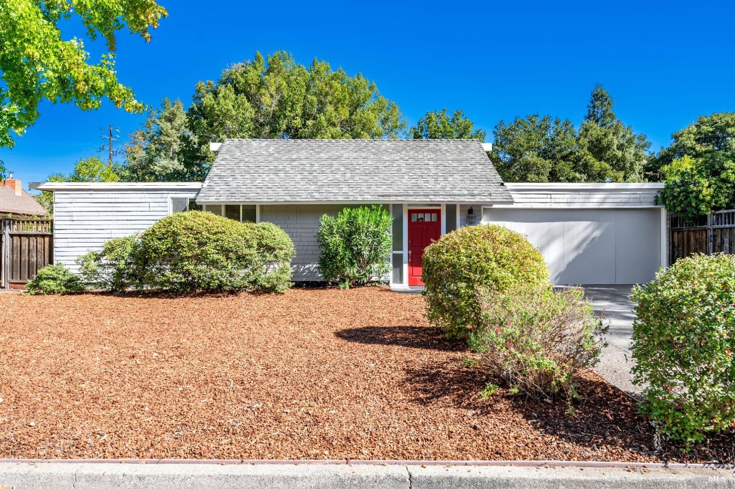 Detail Gallery Image 7 of 43 For 22 Catskill Ct, San Anselmo,  CA 94960 - 3 Beds | 2/1 Baths