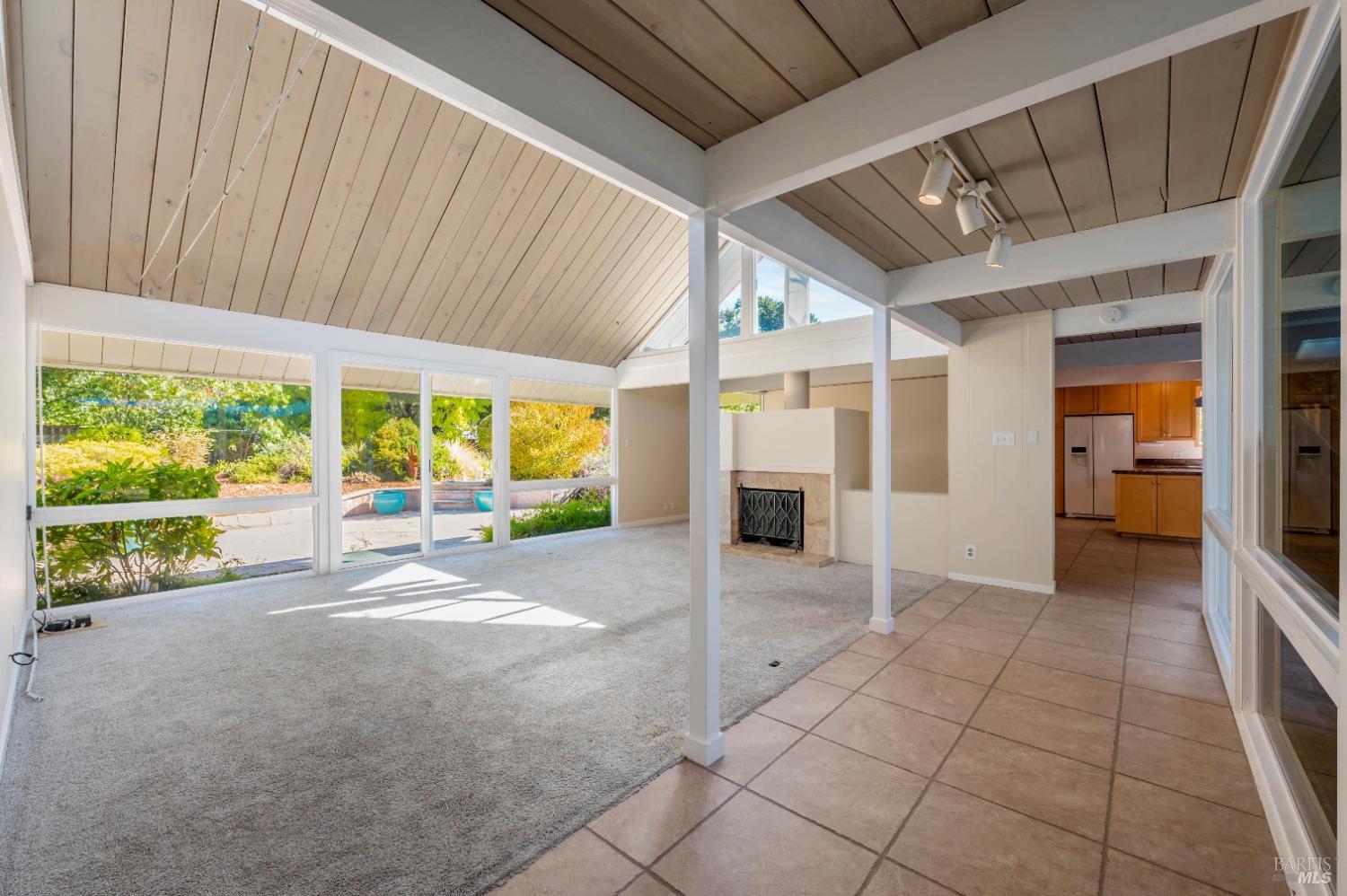 Detail Gallery Image 4 of 43 For 22 Catskill Ct, San Anselmo,  CA 94960 - 3 Beds | 2/1 Baths